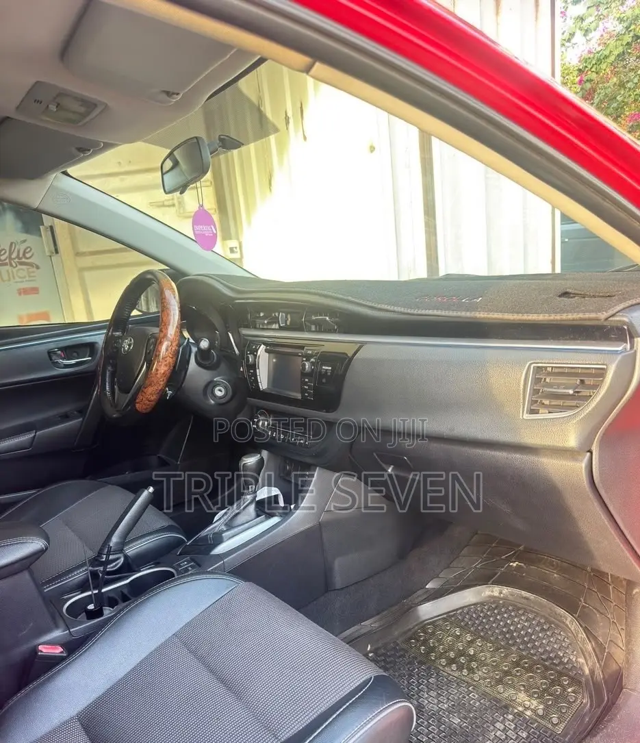Toyota Corolla 2015 Red