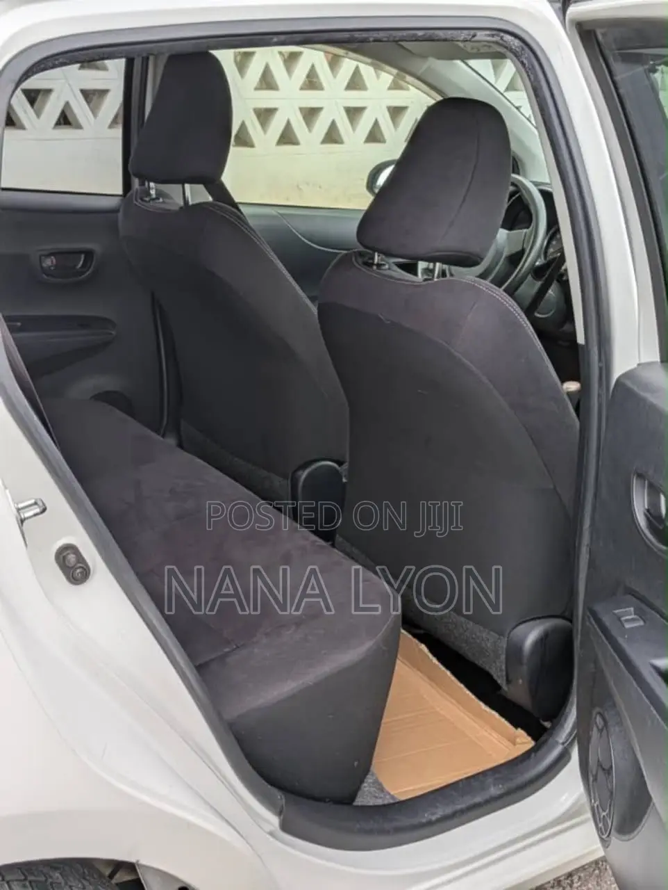 Toyota Vitz 1.3 FWD 5dr 2013 Pearl