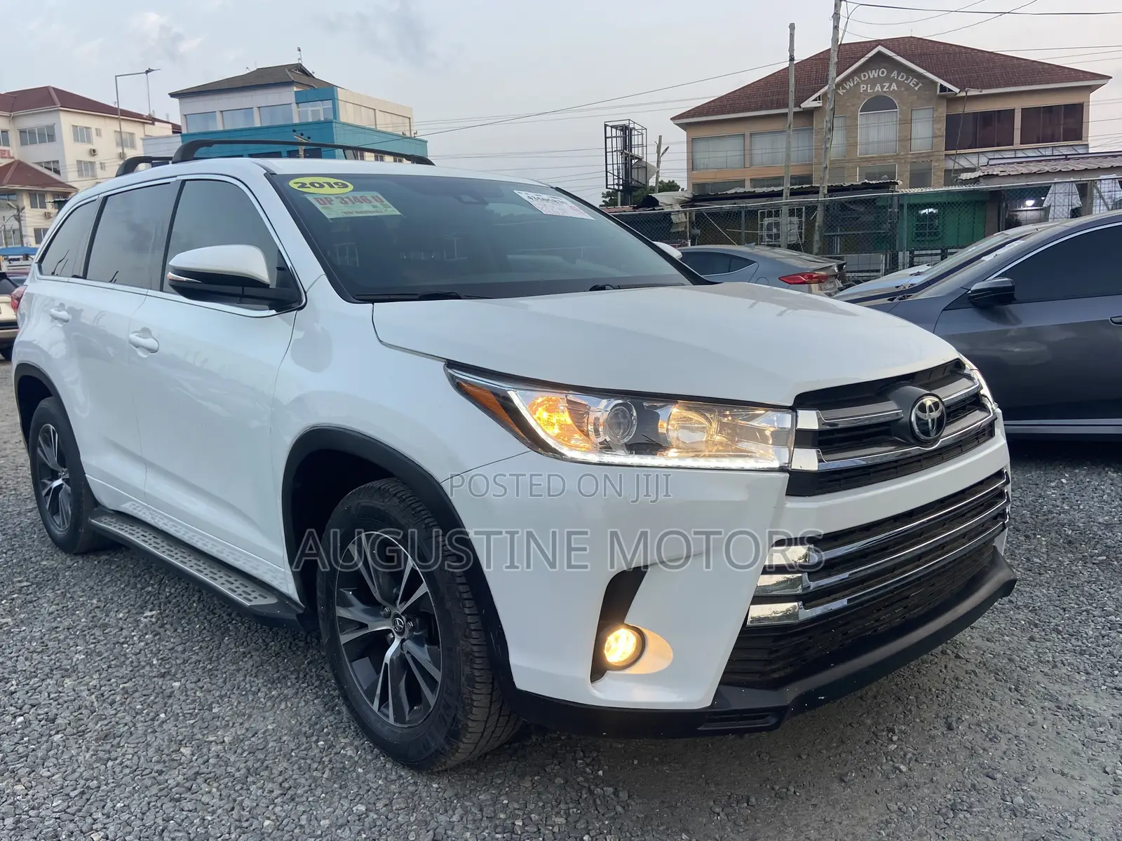 Toyota Highlander LE 2019 White