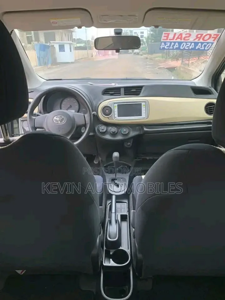 Toyota Vitz 2012 Blue