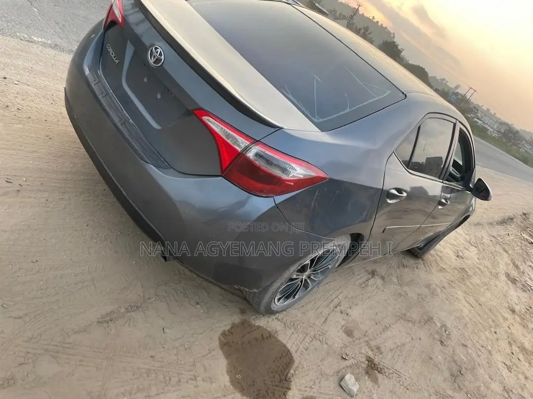 Toyota Corolla LE 4dr Sedan (1.8L 4cyl CVT) 2015 Gray