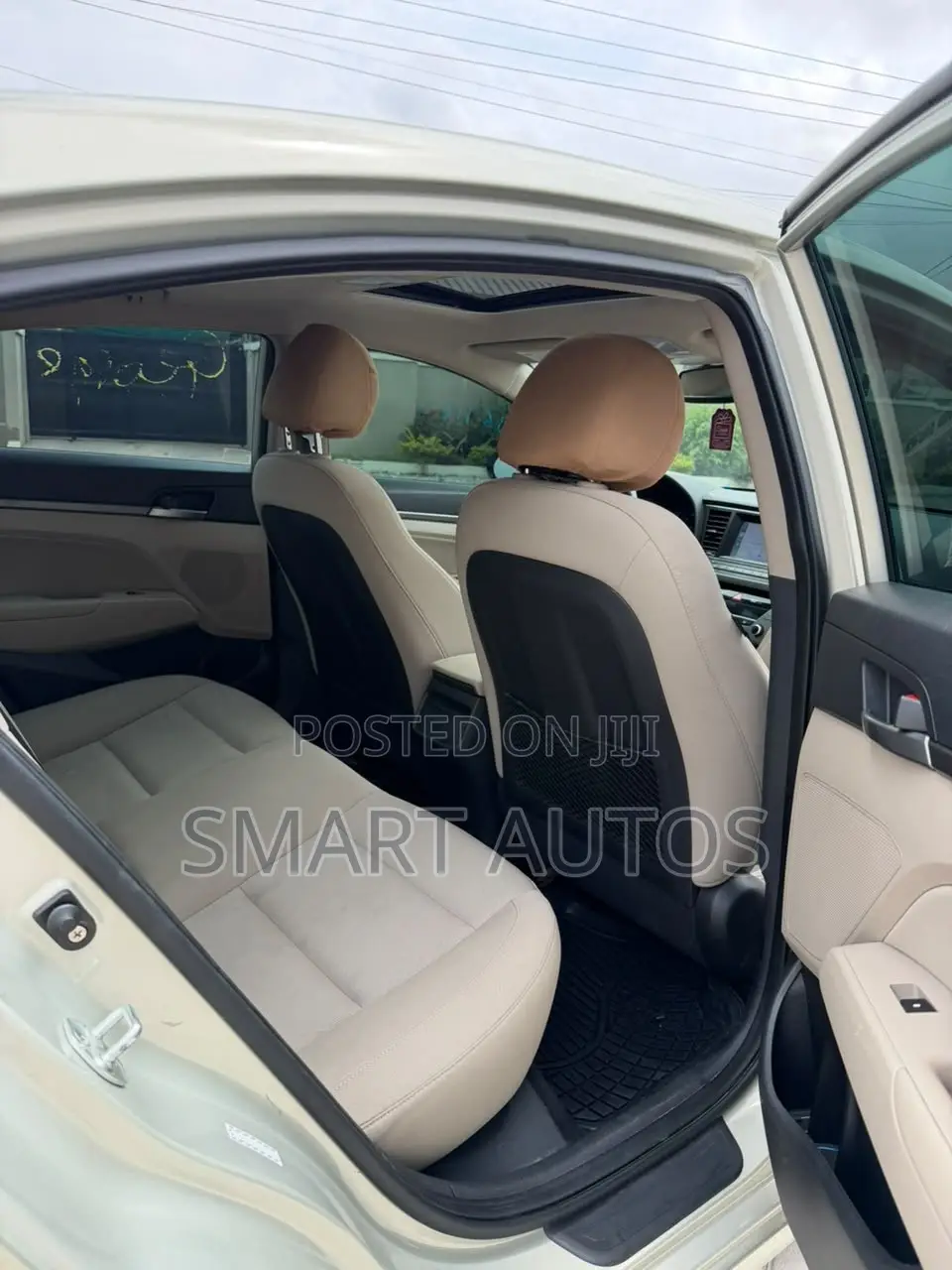 Hyundai Elantra SE Sedan FWD (2.0L 4cyl 6M) 2017 Ivory