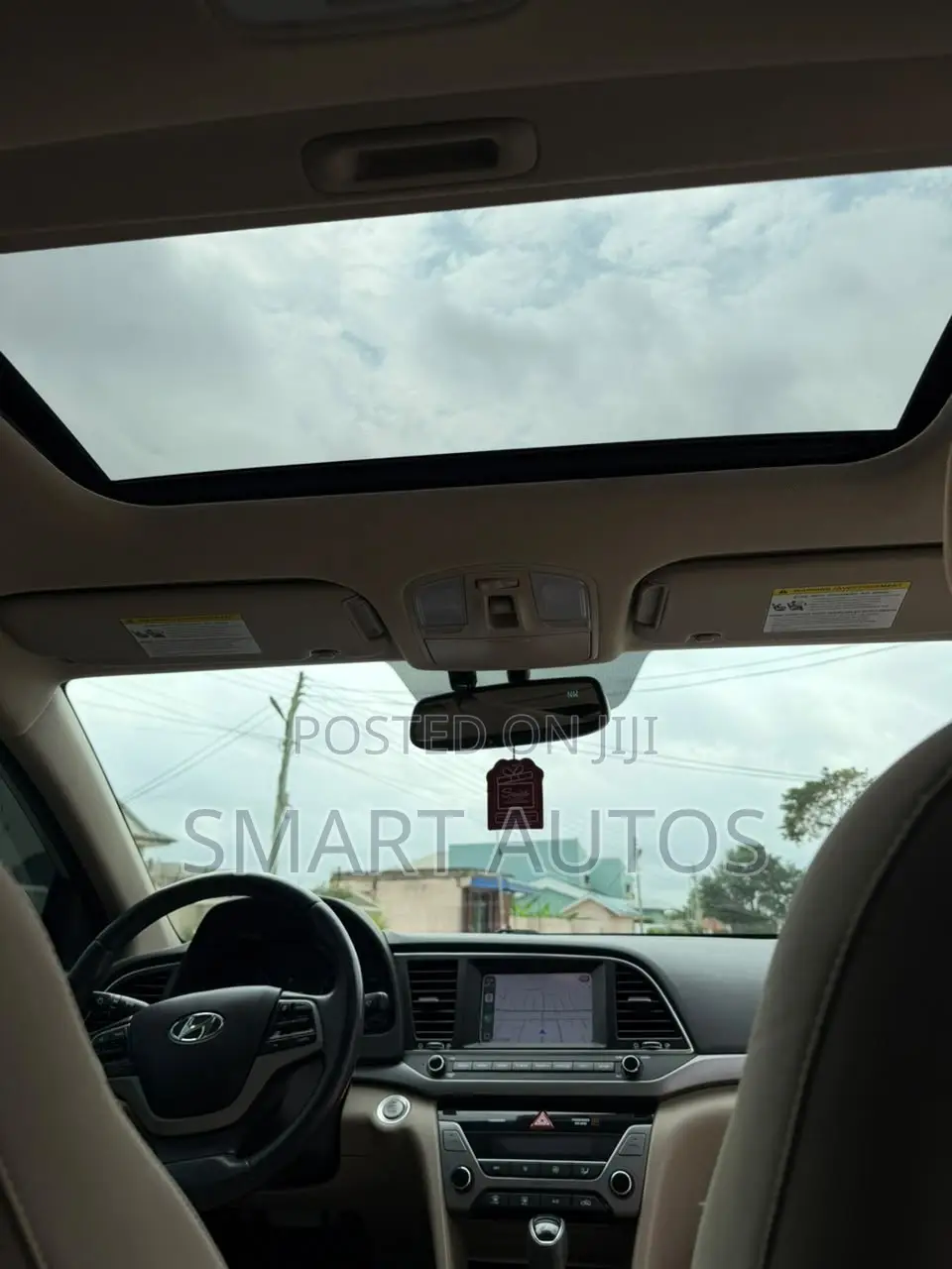 Hyundai Elantra SE Sedan FWD (2.0L 4cyl 6M) 2017 Ivory