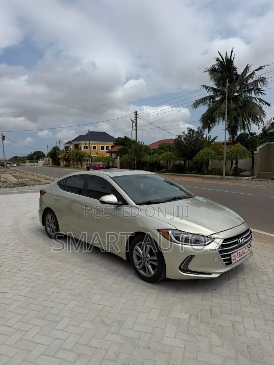 Hyundai Elantra SE Sedan FWD (2.0L 4cyl 6M) 2017 Ivory