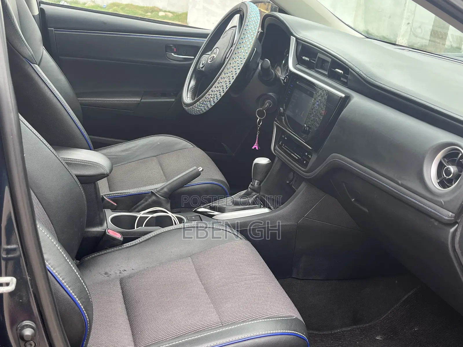 Toyota Corolla XLE (1.8L 4cyl 2A) 2018 Black
