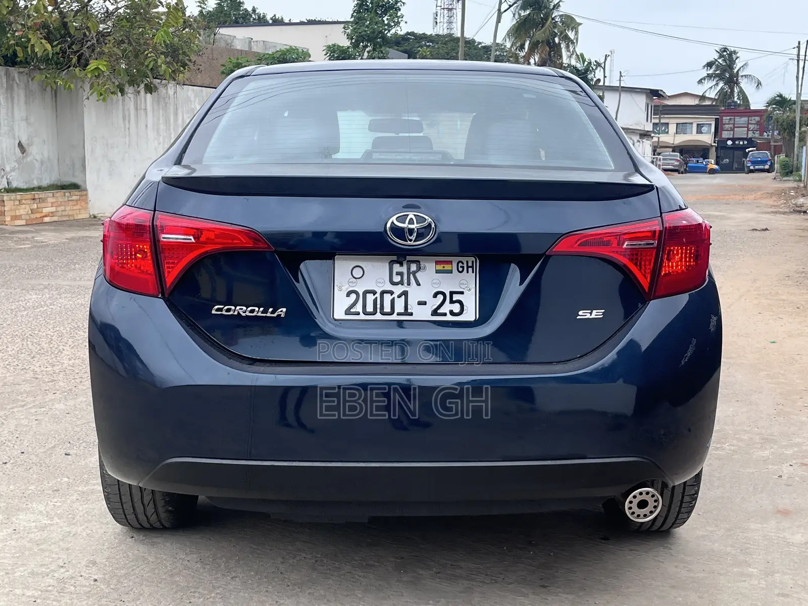 Toyota Corolla XLE (1.8L 4cyl 2A) 2018 Black
