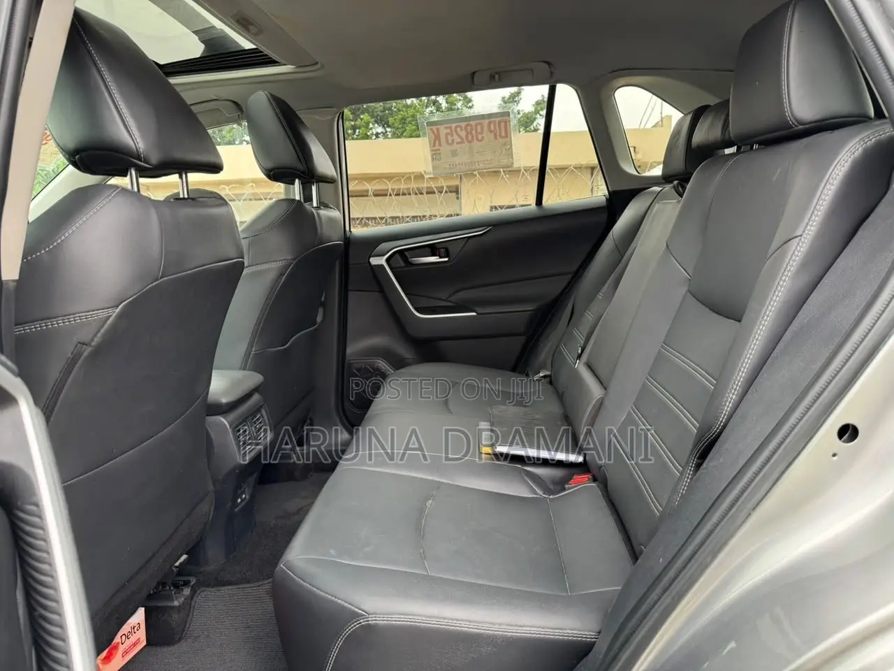Toyota RAV4 XLE Premium 2025 Silver