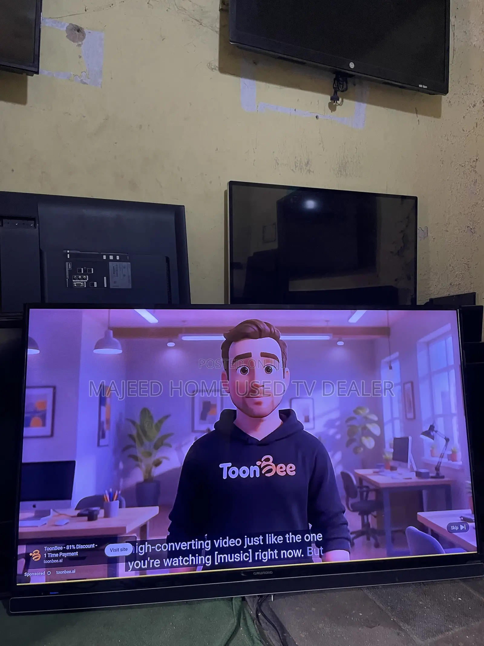 55inches Smart Digital Satellite TV
