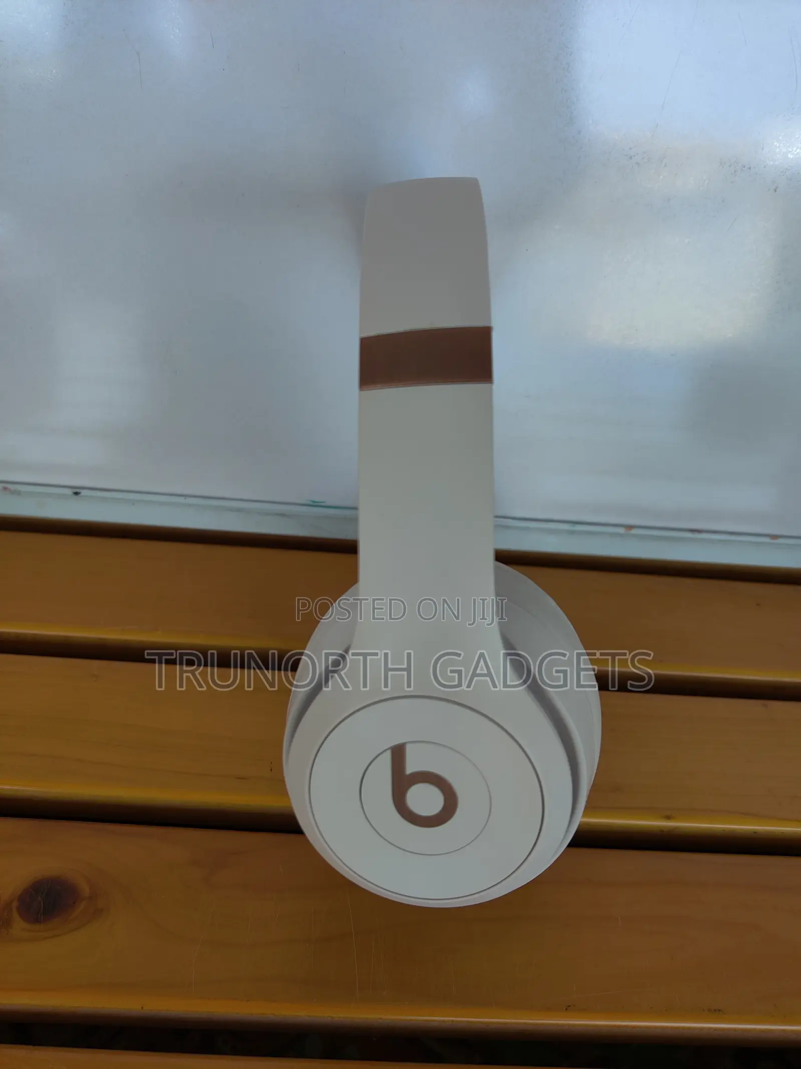 Beats Solo 4 - Bluetooth Wireless on-Ear Headphones