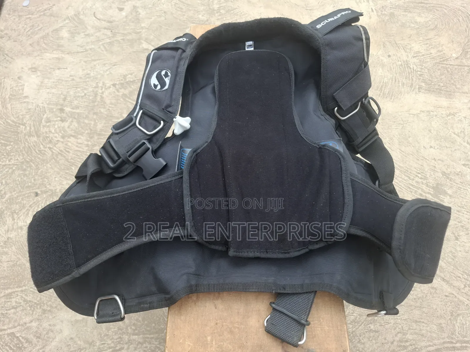 Scubapro Glide 2000 BCD (Buoyancy Compensator Device)