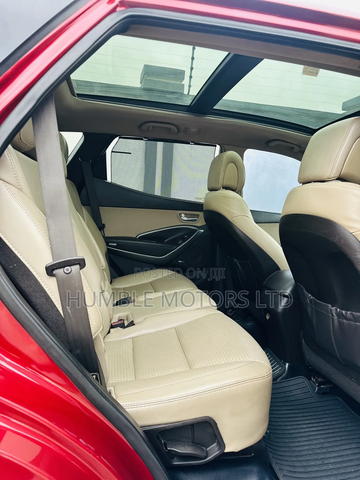 Hyundai Santa Fe 2013 Red