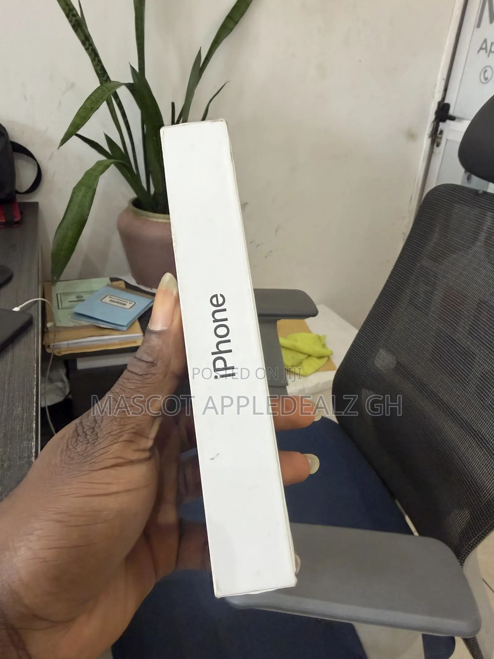 New Apple iPhone 17e 256 GB Black