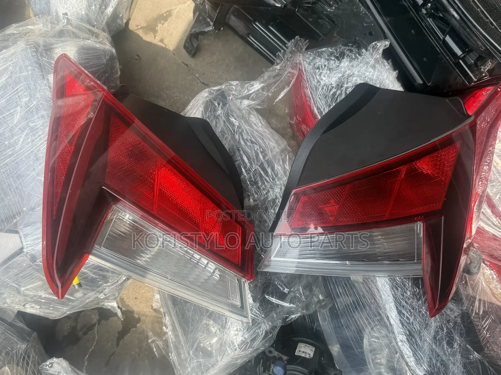 Hyundai Elantra 2022 Taillight Pair