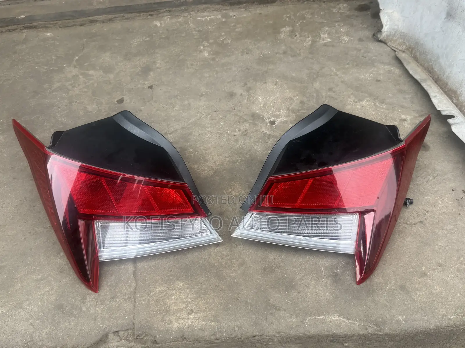 Hyundai Elantra 2022 Taillight Pair