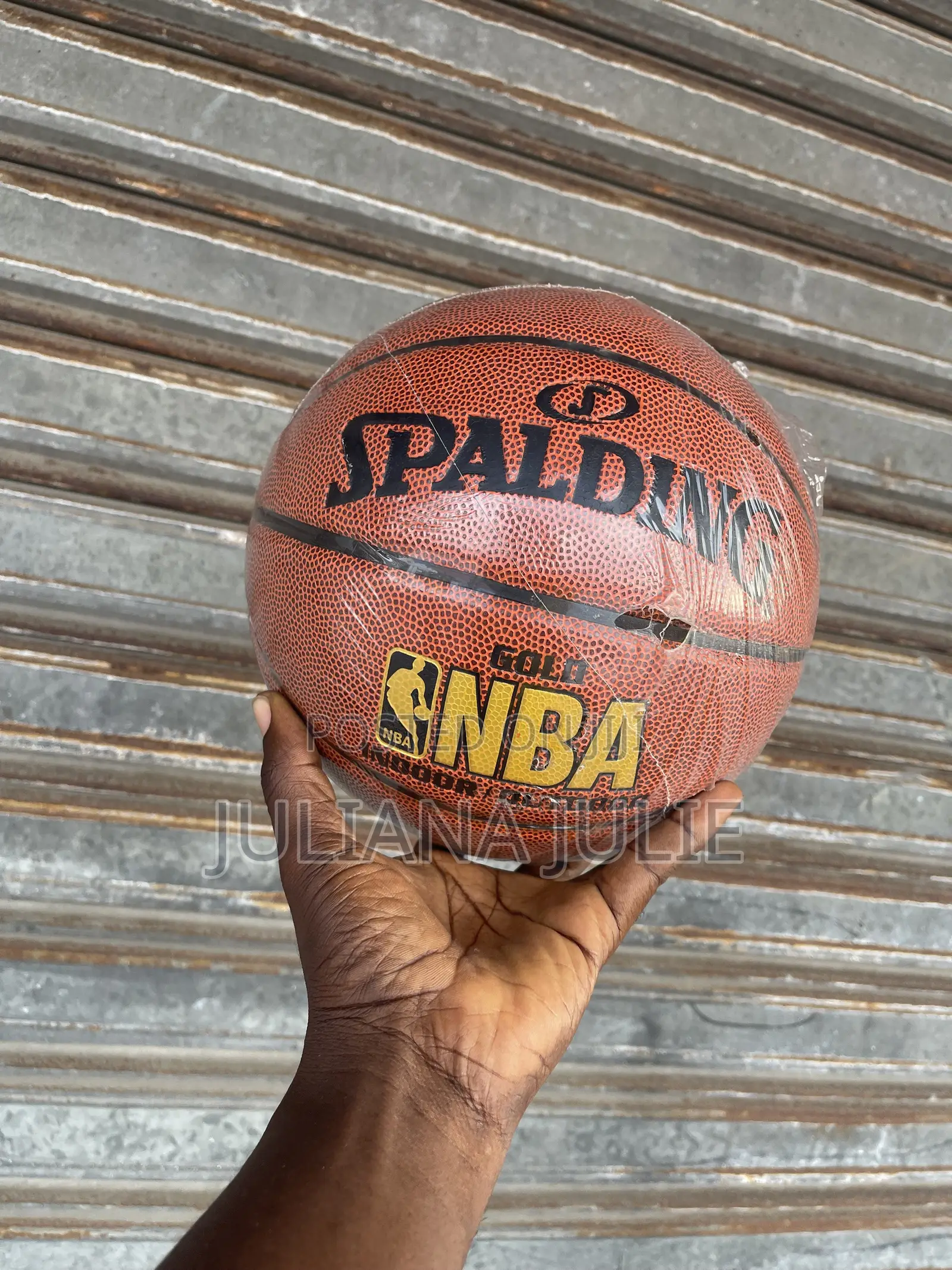 Original Spalding Basketball Available at Cool Price