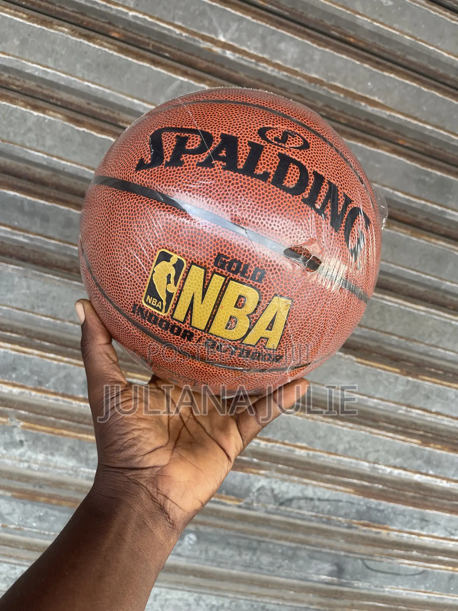 Original Spalding Basketball Available at Cool Price