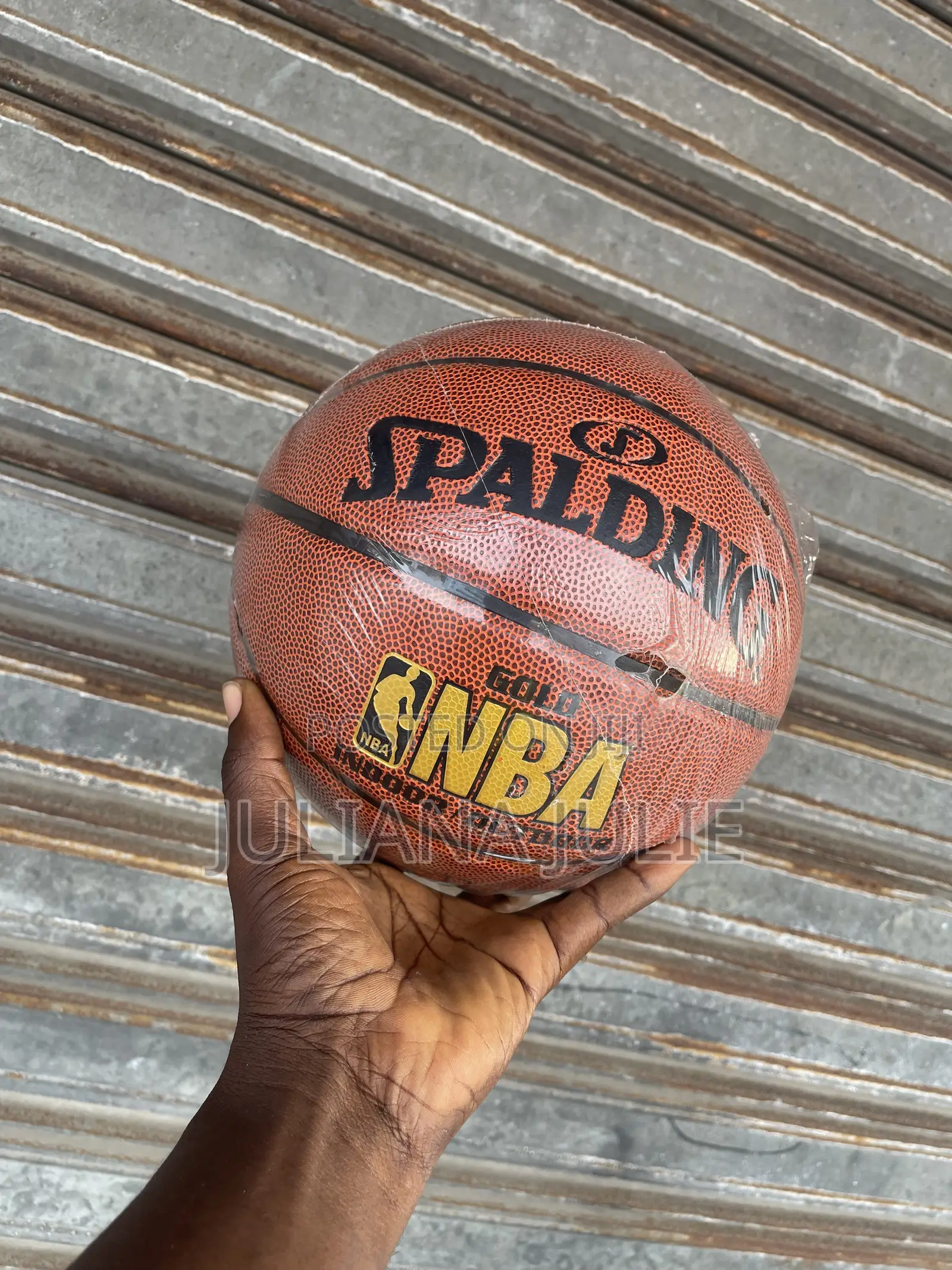 Original Spalding Basketball Available at Cool Price