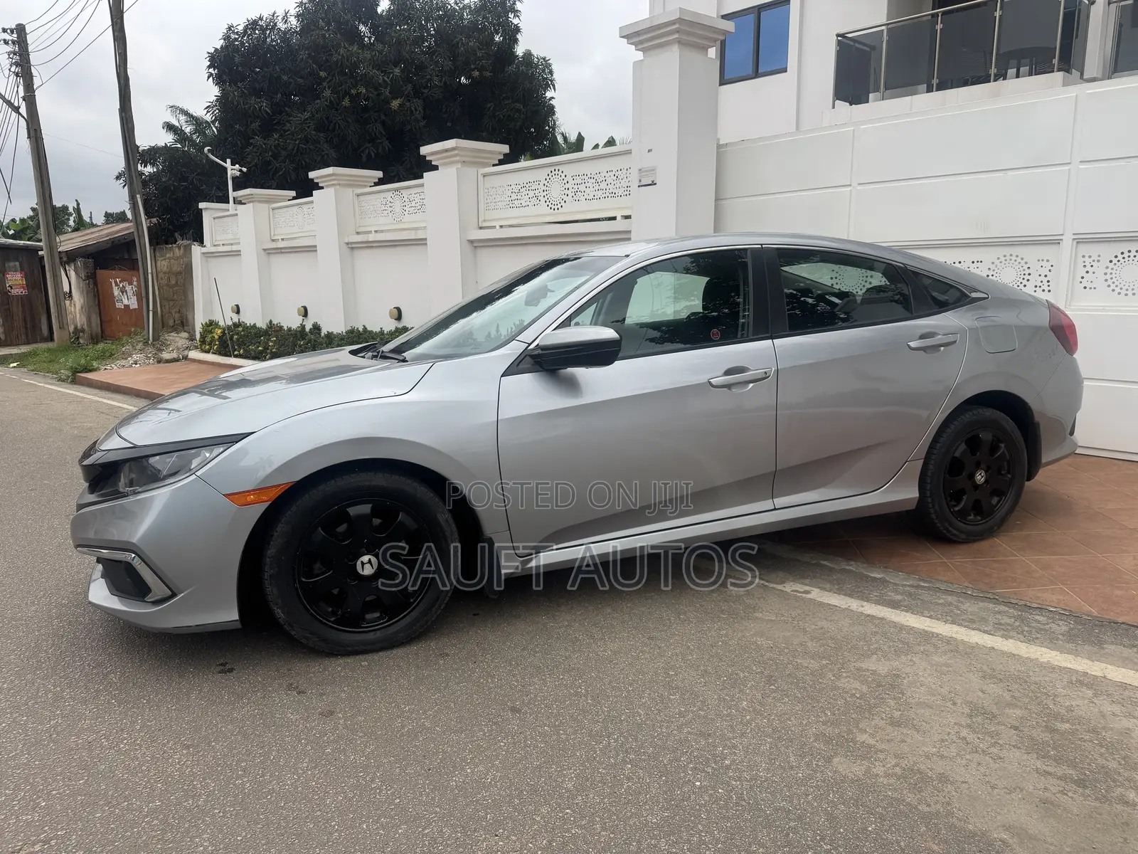 Honda Civic LX Sedan 2020 Silver