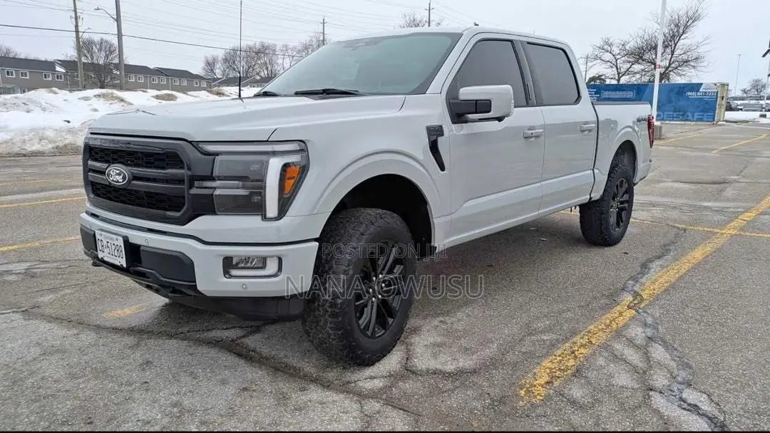 Ford F-150 LARIAT 4WD SuperCrew 6.5' Box 2025 Gray