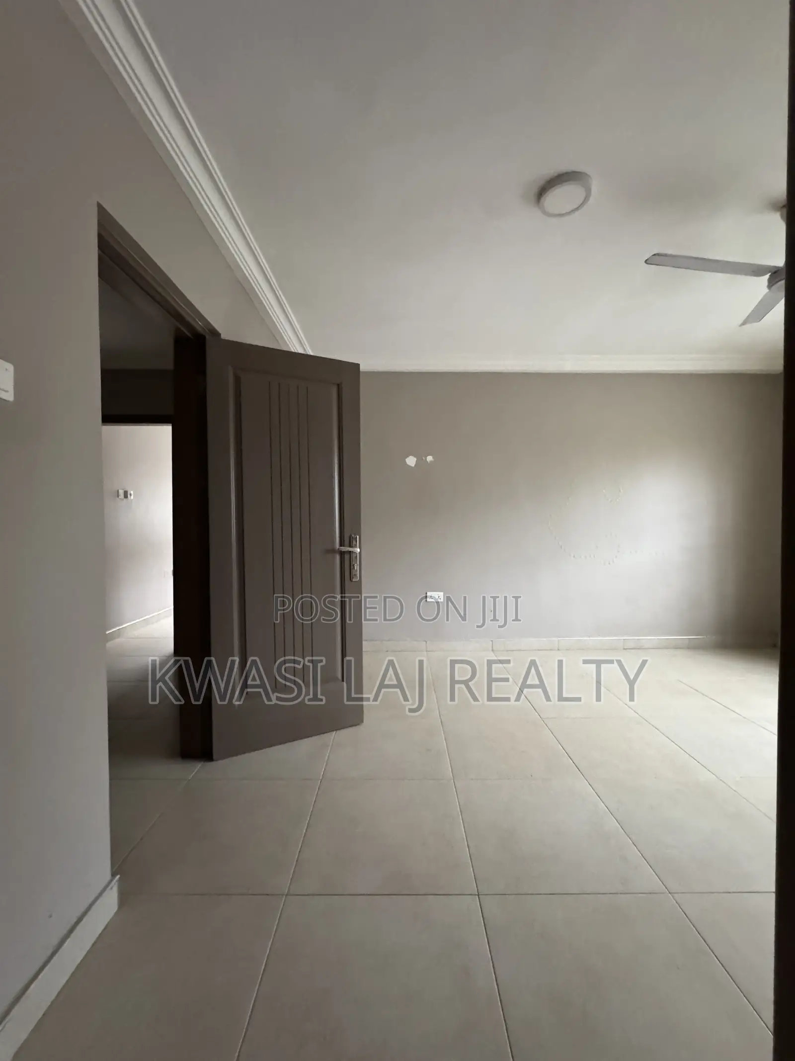 3bdrm Apartment in Whitecross, Weija for rent