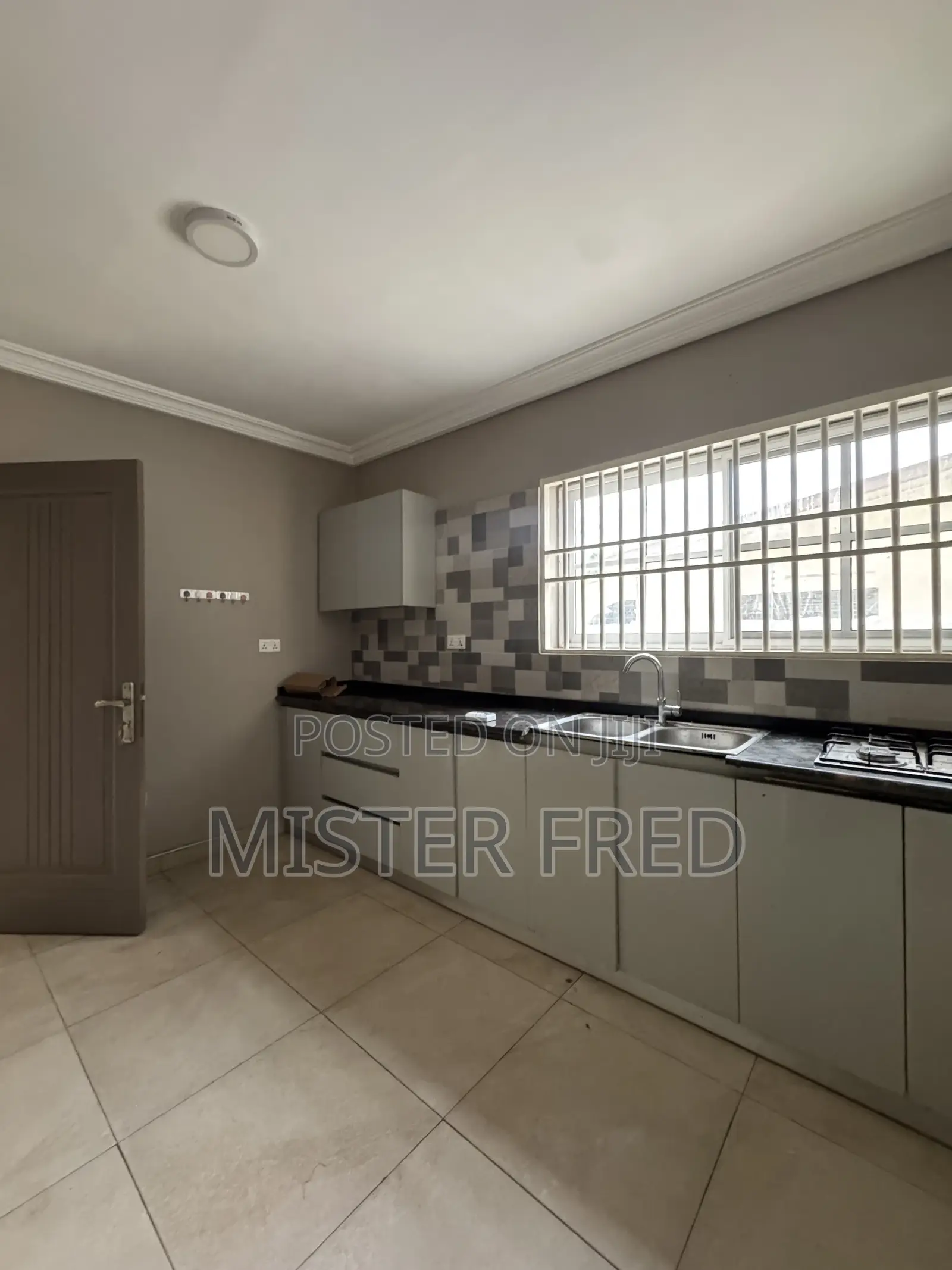 3bdrm Apartment in Whitecross, Weija for rent