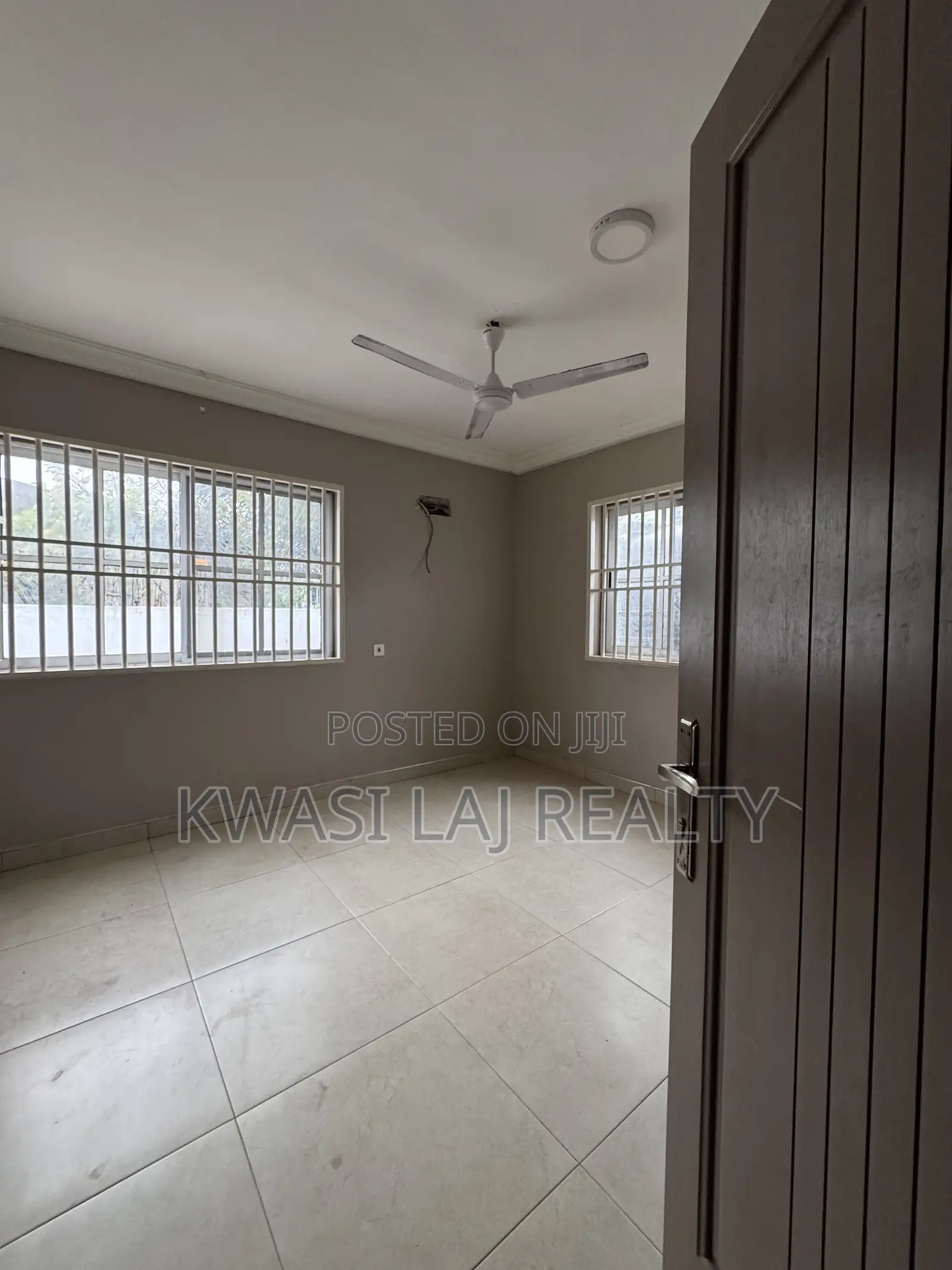 3bdrm Apartment in Whitecross, Weija for rent