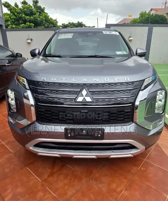 Mitsubishi Outlander 2024 Gray