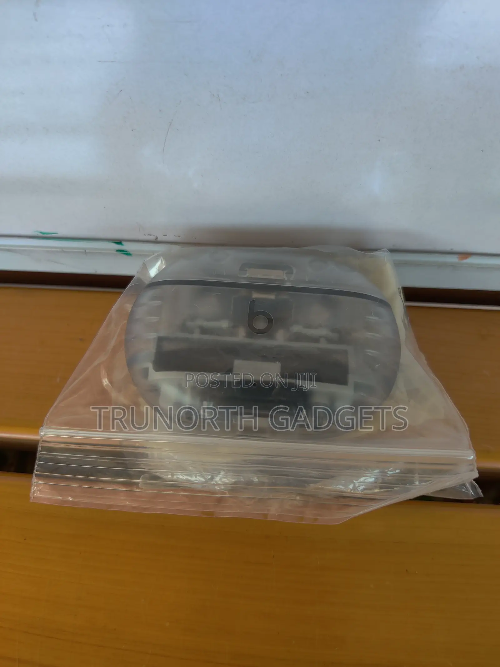 Beats Studio Buds-Transperant