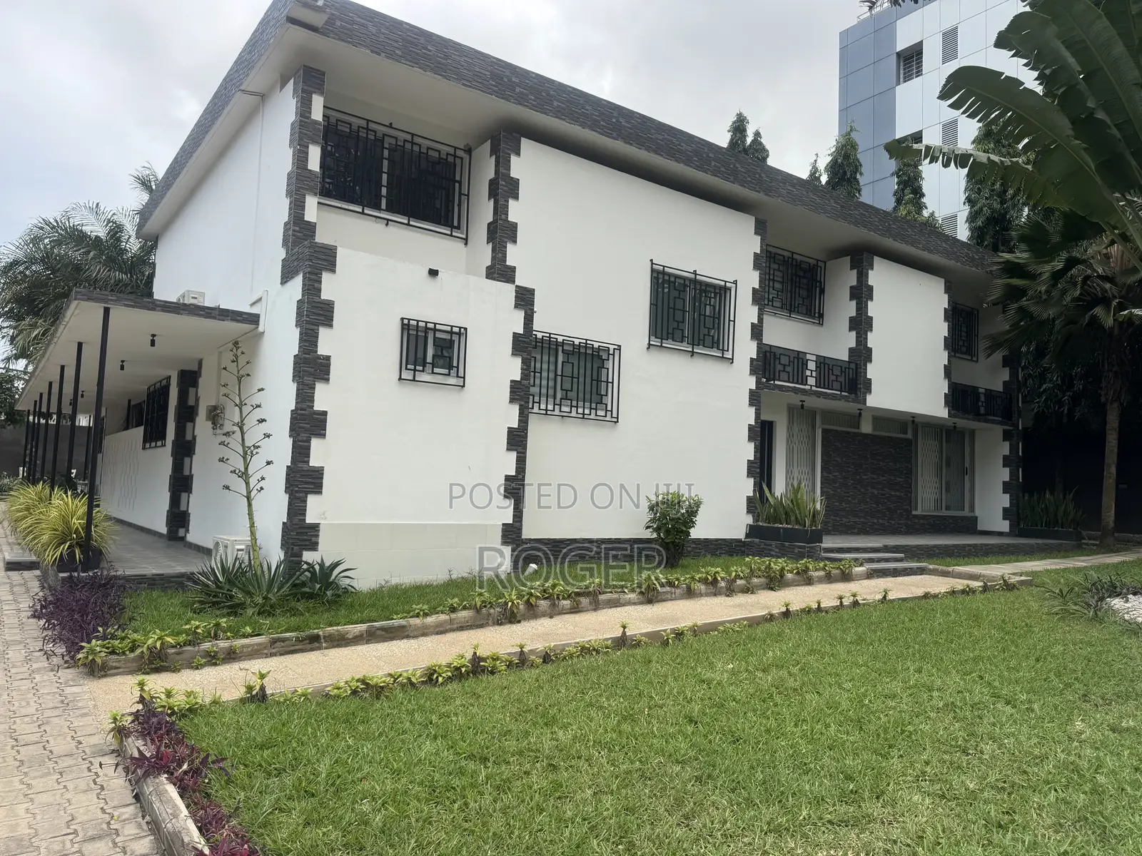 5bdrm Mansion in Cantonment, Cantonments for rent