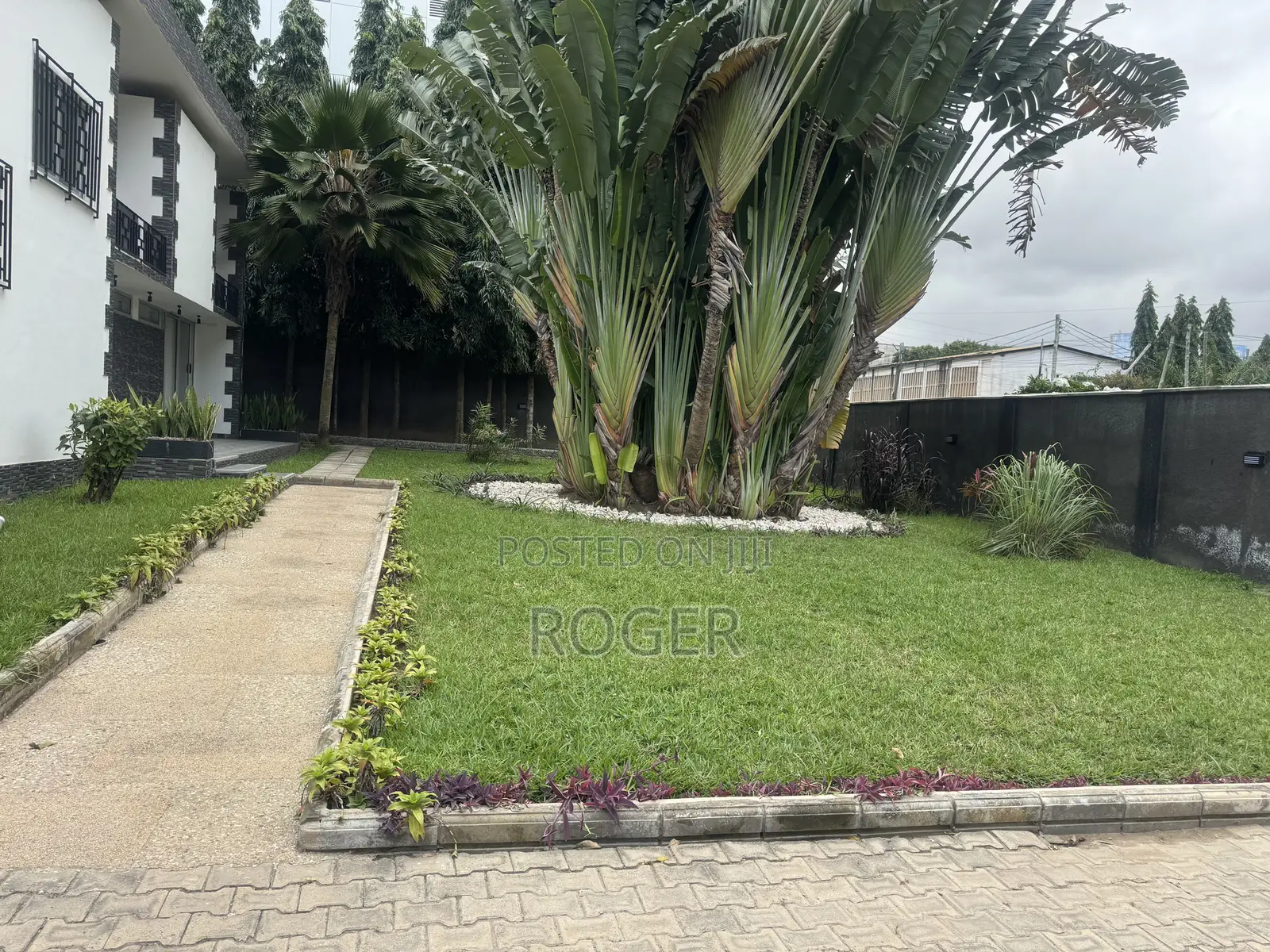 5bdrm Mansion in Cantonment, Cantonments for rent