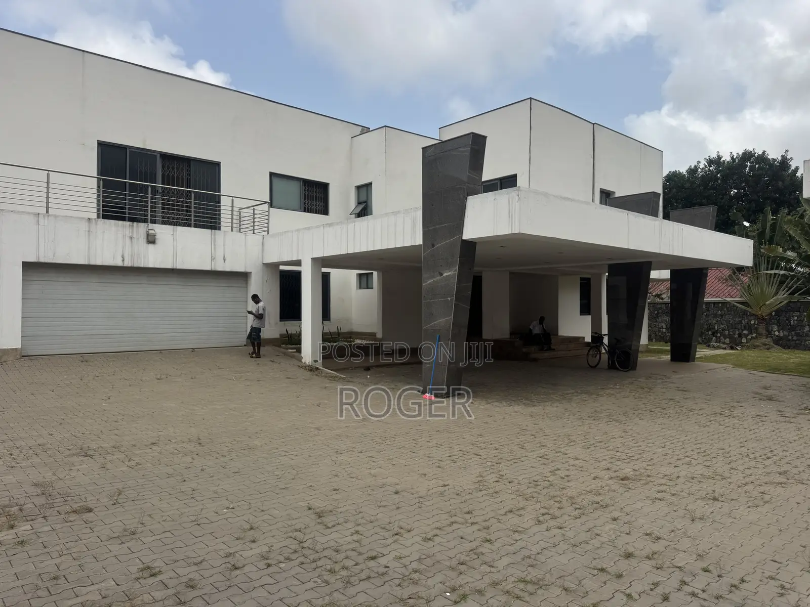 8bdrm Mansion in Cantonment, Cantonments for rent