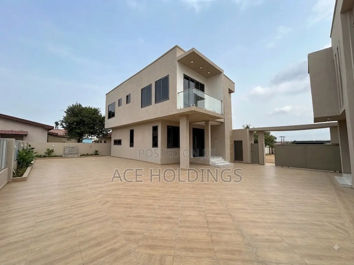 4bdrm House in Adjiringanor, School Junction for sale