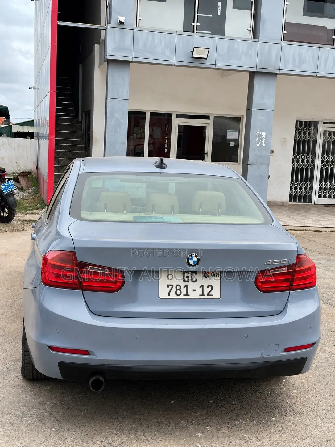 BMW 328i 2011