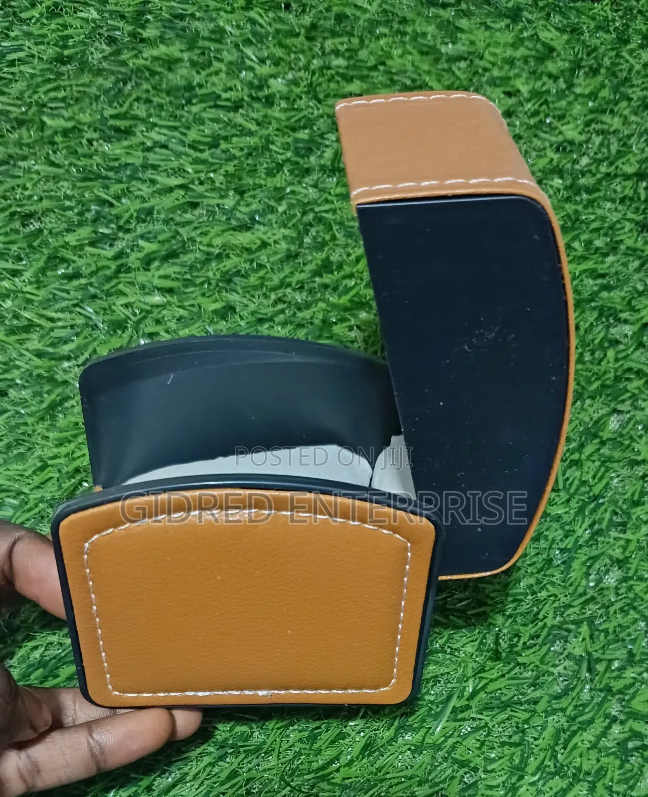 Single-Slot Watch Box
