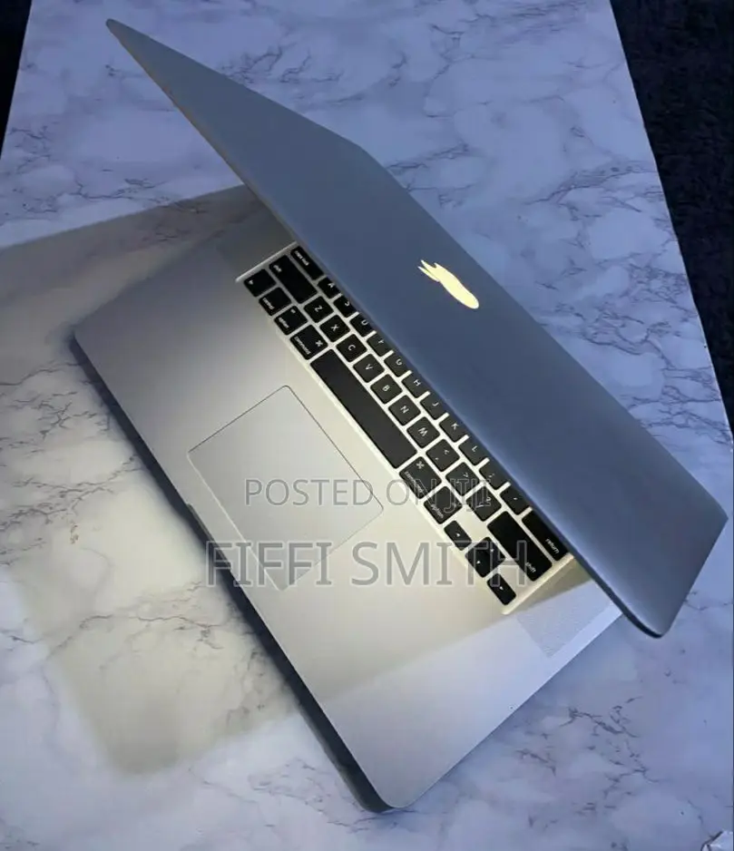 Laptop Apple MacBook Pro 2015 16GB Intel Core i7 SSD 500GB