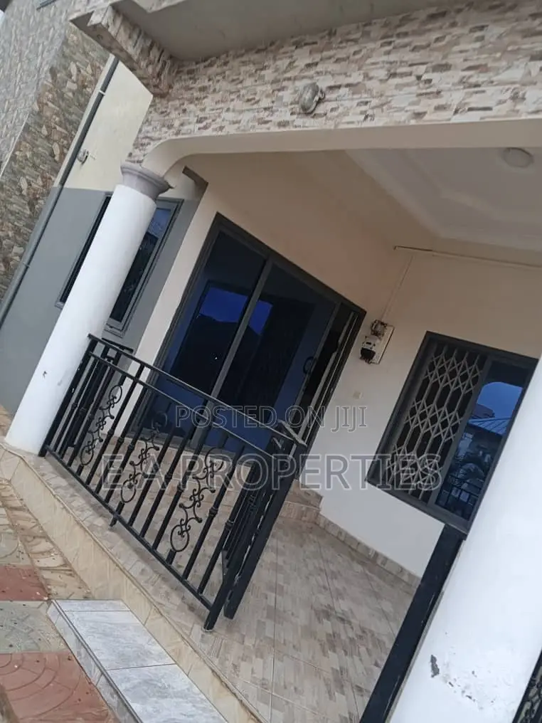 5bdrm House in E A Properties, Ghana Flag for rent