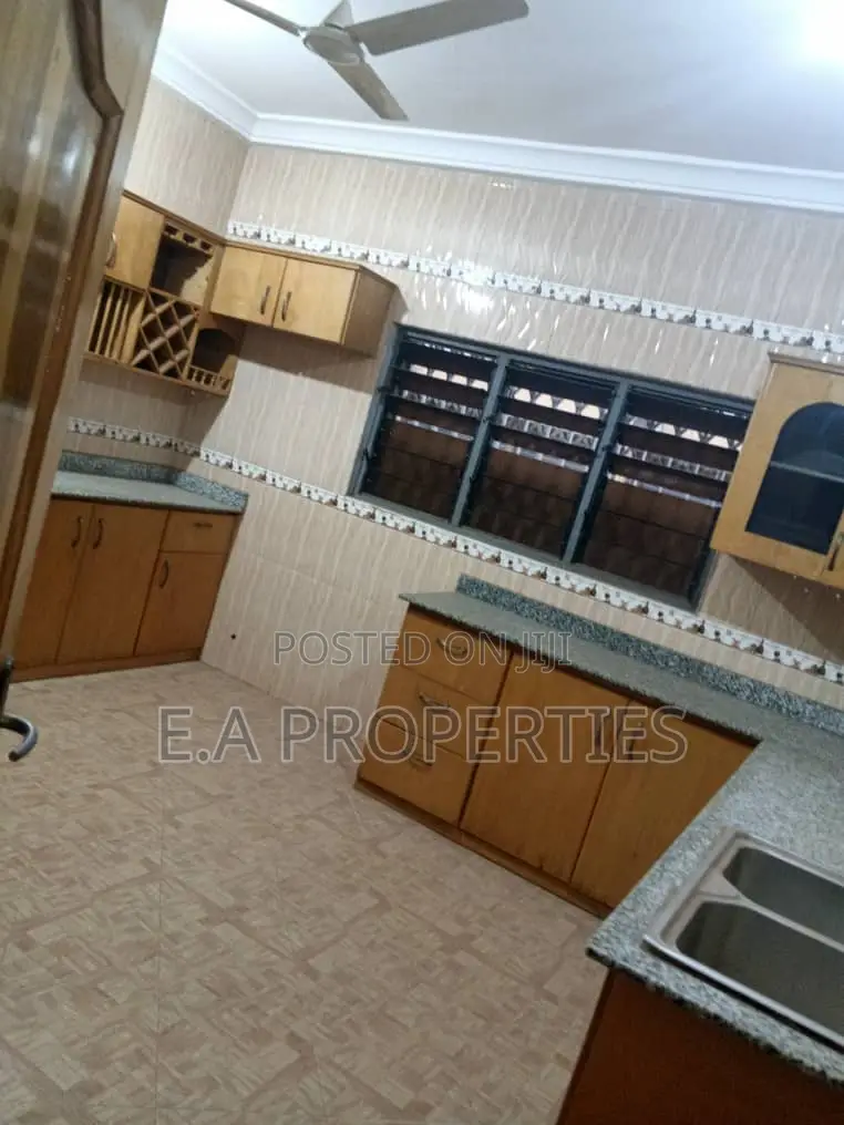 5bdrm House in E A Properties, Ghana Flag for rent
