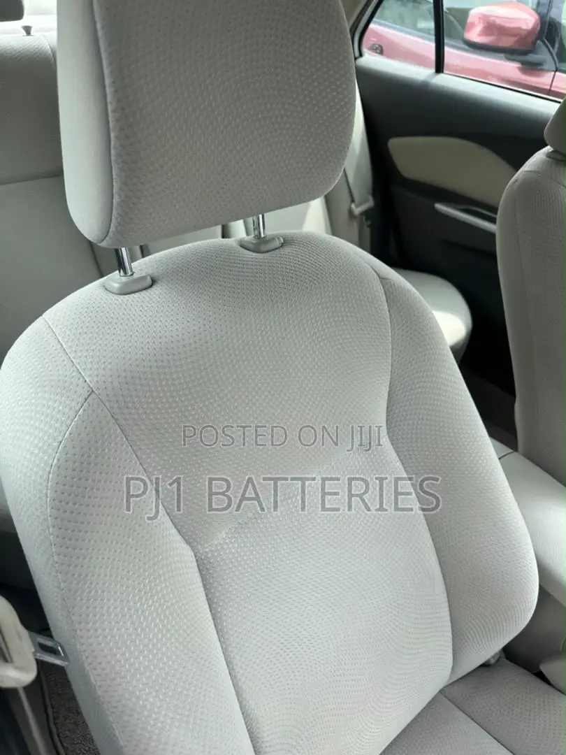 Toyota Belta 2010 Silver
