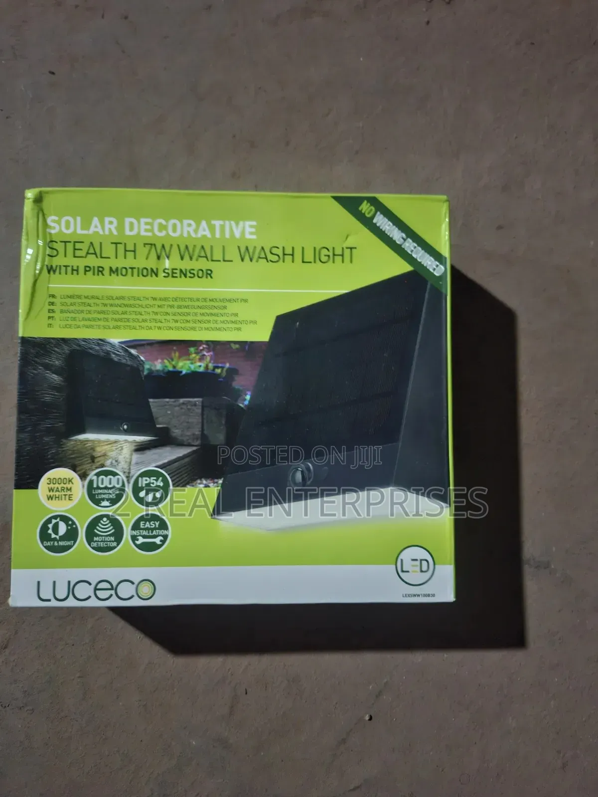 Luceco Solar Decorative Stealth 7W Wall Wash Light PIR Motion Sensor