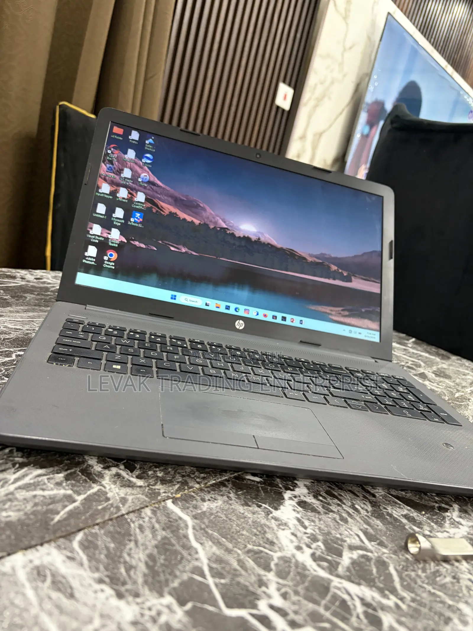 Laptop HP 250 G7 12GB Intel Core i3 HDD+SSD 512GB