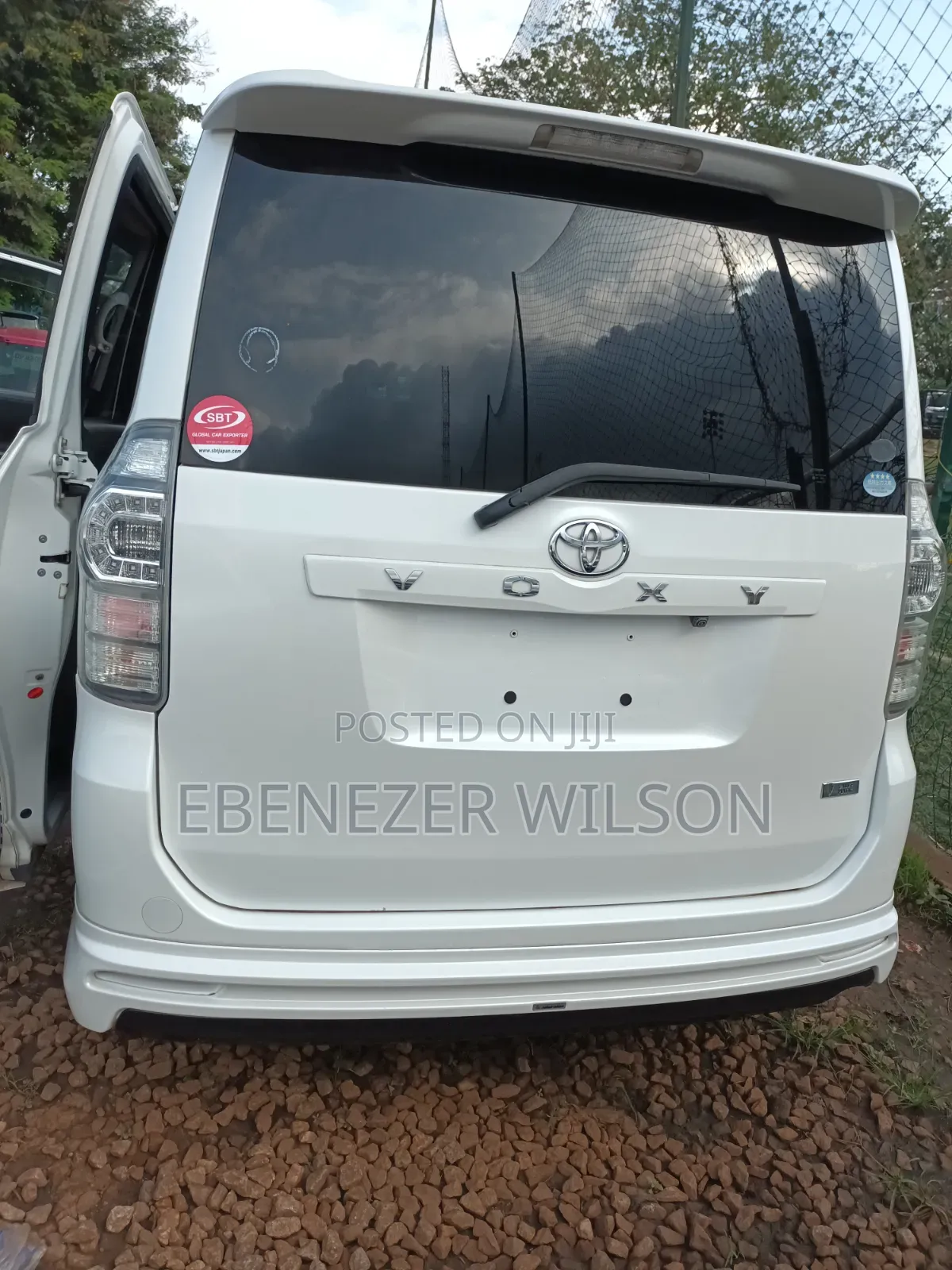 Toyota Voxy 2013 White