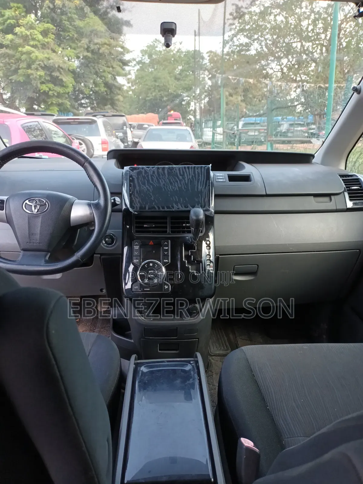 Toyota Voxy 2013 White