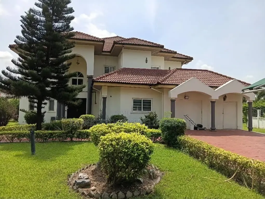 5bdrm Mansion in Trasacco Estate, Otano for sale