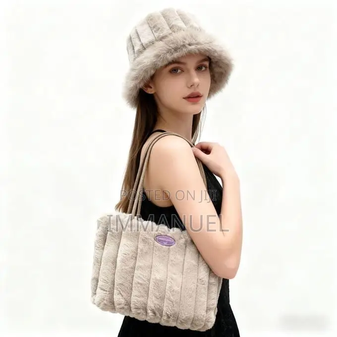 Faux Chic Bag With Cap