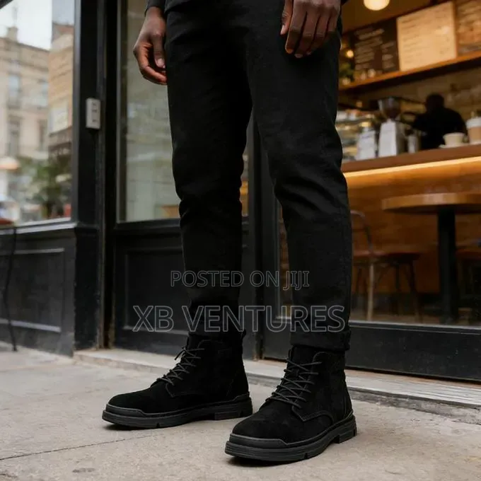 Men Comfortable Outdoor
Fashion
Durable
Boots