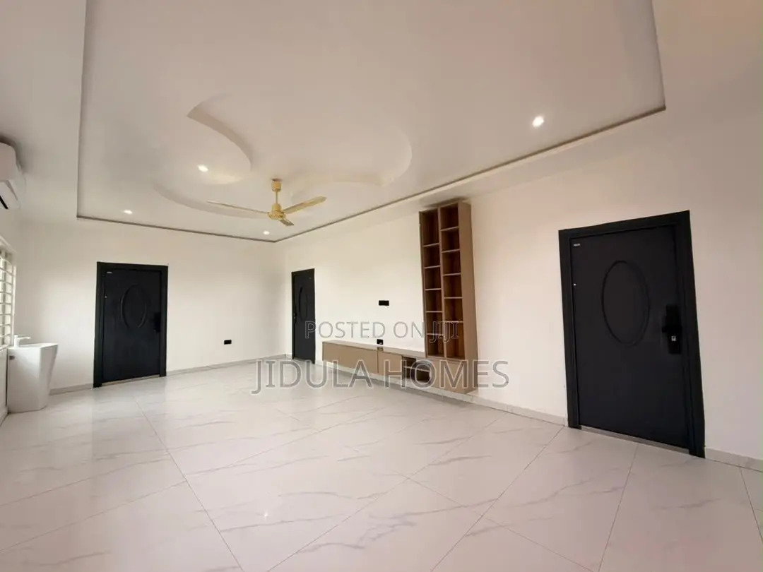 4bdrm House in Lakeside Estate for rent