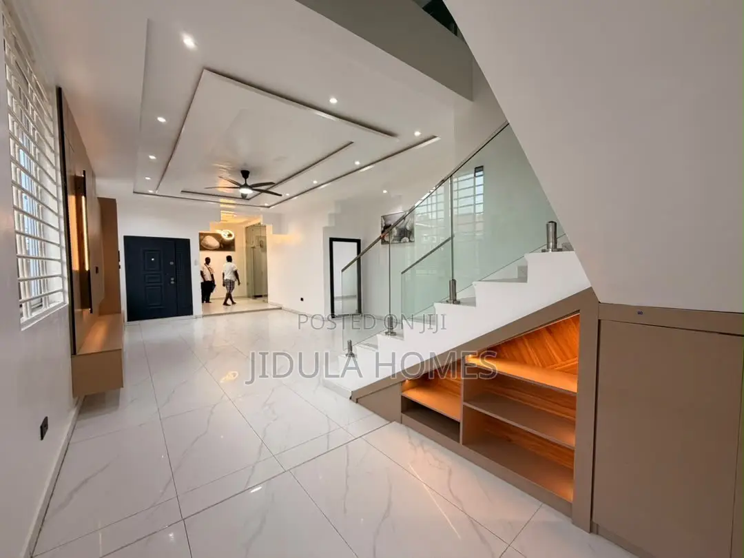 4bdrm House in Lakeside Estate for rent