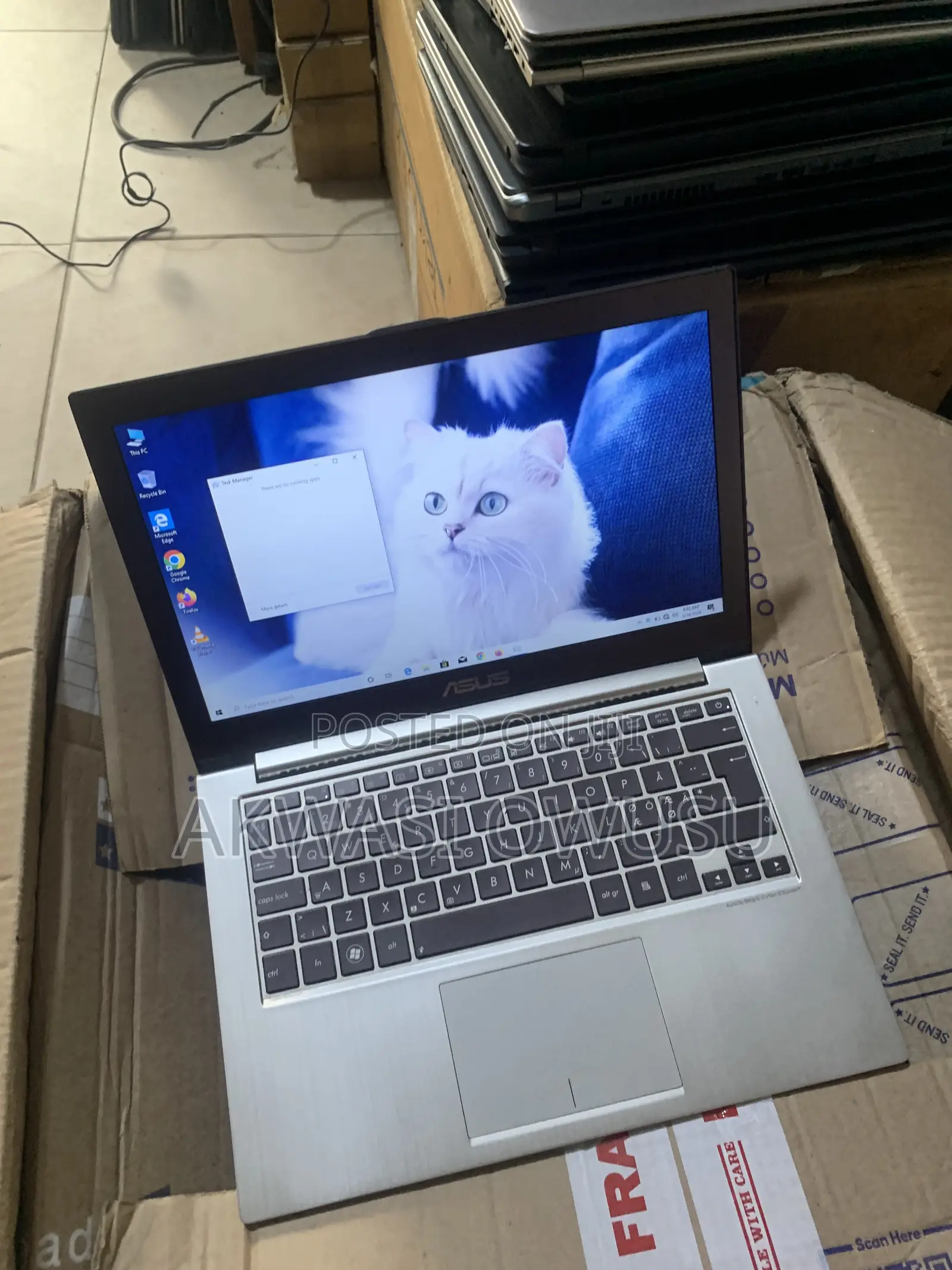 Laptop Asus UX30 6GB Intel Core i3 HDD 500GB