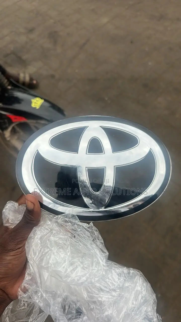 Toyota Tacoma 2016- 2020 Front Grille Emblem