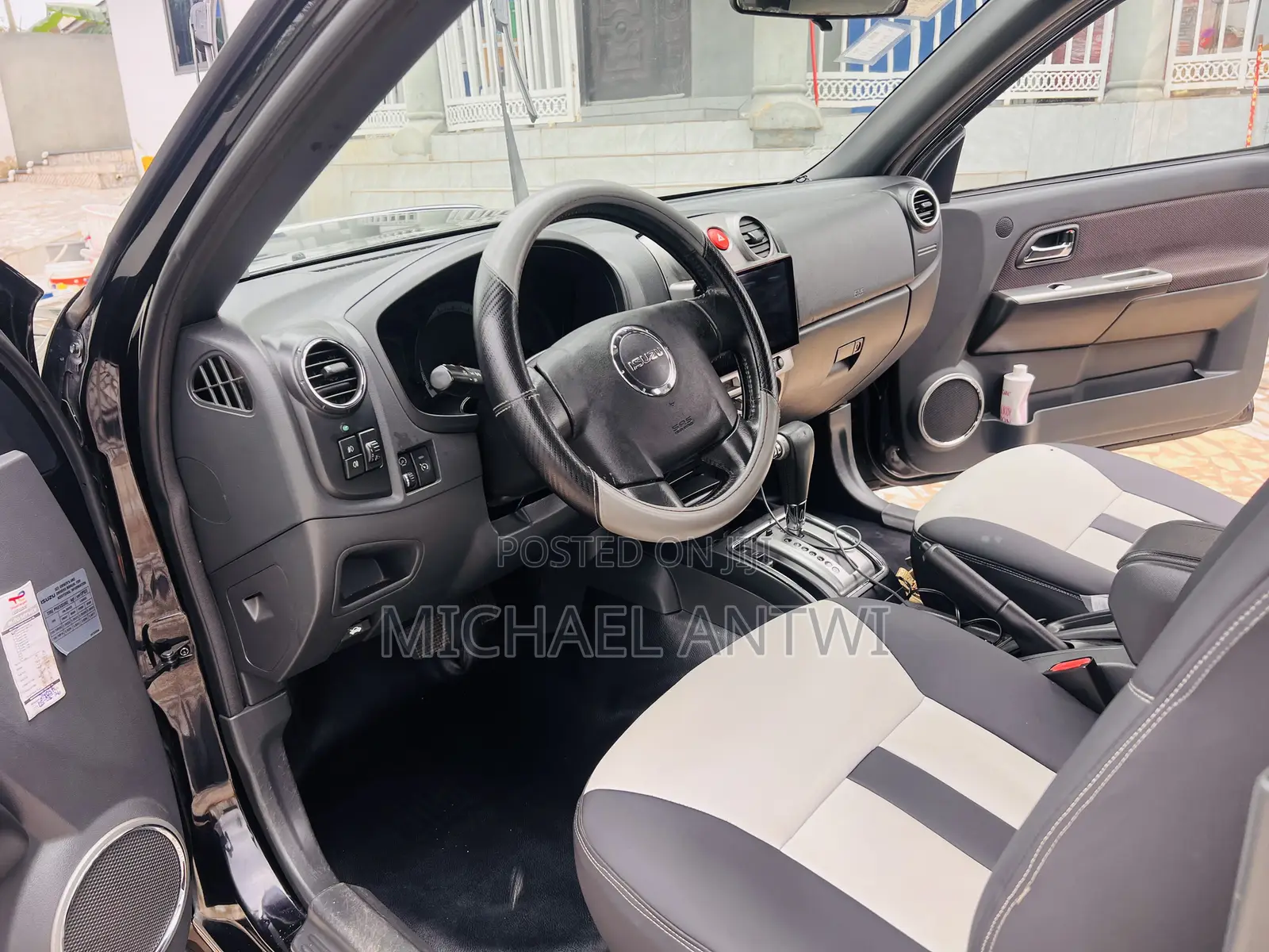 Isuzu D-MAX 2018 Black